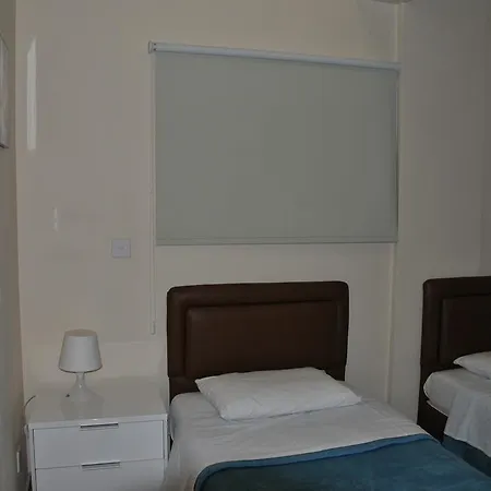 Apartment Les Palmiers City Center House Larnaca